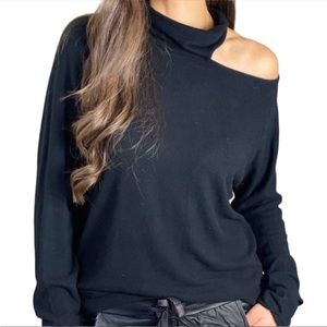 Vintage Havana Cutout Turtleneck Top